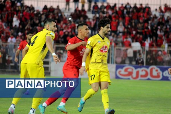 بازی بدون گل تراکتور و فجر سپاسی