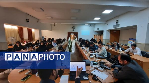 کارگاه‌های برنامه جامع تربیت پژوهشگر در پژوهشکده عباس زادگان مشهد 