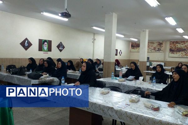 برگزاری کارگاه پیشگیری از آسیب‌های اجتماعی در دبیرستان شهید همت ملارد 