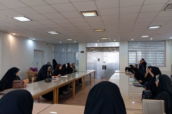 انجمن‌های اسلامی یکی از ثروت‌های جمهوری اسلامی اند
