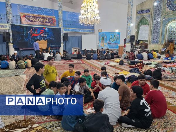 اعتکاف دانش‌آموزی در مسجد جامع قائمشهر