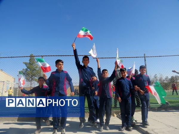 صبحگاهی شاد و پرنشاط در مدارس خاتم