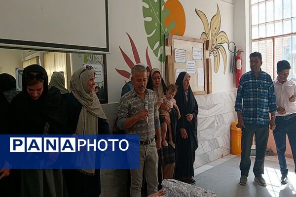 اولین  مجمع عمومی انجمن اولیاء و مربیان در دبیرستان شهید مجید دهنوی 