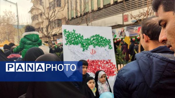 جشن پیروزی انقلاب در خیابان‌های تهران