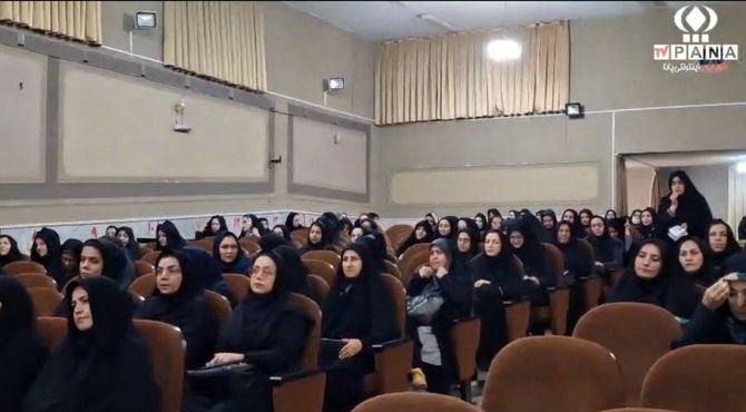 دومین جلسه ویژه فرهنگیان با محوریت امید آفرینی، تقویت هویت ملی و پیشگیری از آسیب‌های اجتماعی در شهرضا