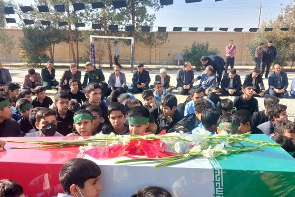 استقبال از شهید گمنام در دبیرستان شهید ذاکری زارچ