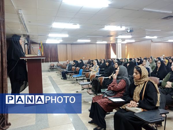 نخستین جلسه انجمن اولیا و مربیان دبیرستان دخترانه ۱۳ آبان در هفته سلامت و روان