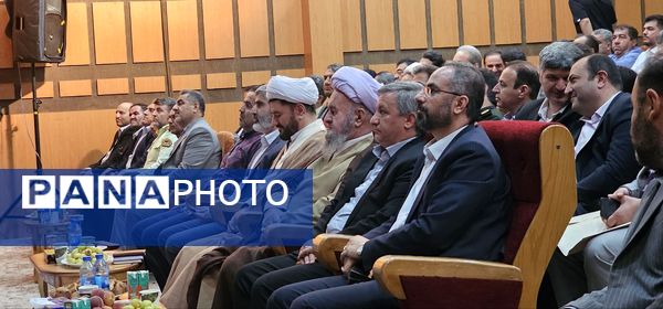 آیین تکریم و معارفه سرپرست جدید دانشگاه آزاد اسلامی واحد تاکستان