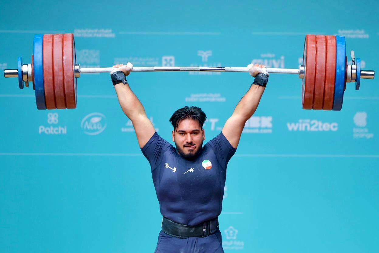 نمایش قدرت جوان مرودشتی در ریاض؛ نصیری با دوضرب ۲۲۴ کیلوگرم نقره گرفت