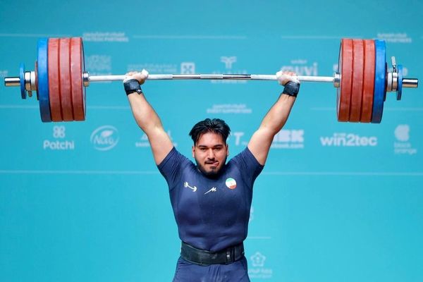 نمایش قدرت جوان مرودشتی در ریاض؛ نصیری با دوضرب ۲۲۴ کیلوگرم نقره گرفت
