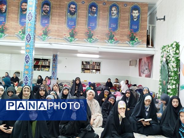 حضور پرشور نوجوانان در اعتکاف دانش‌آموزی مسجد امام سجاد(ع)