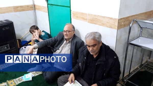 حضور مدیر و معاون دبستان شهید پسندیده فدافن در جمع نوجوانان معتکف مسجد صاحب الزمان(ع)