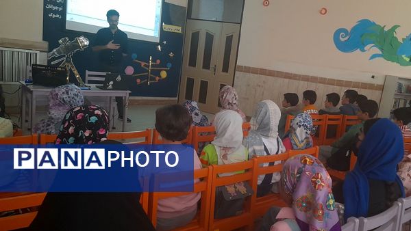 نشست بر مدار هشتم در کانون پرورشی فکری کودکان و نوجوانان