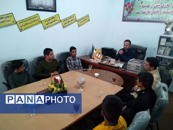 جلسه فرمانده واحد های بسیج دانش‌آموزی در شهرستان خلیل‌آباد
