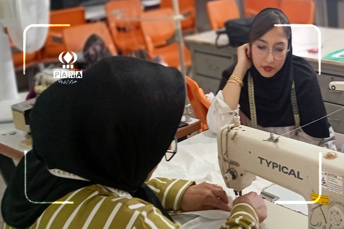 کلاسهای خیاطی در کانونهای فرهنگی دهگلان؛ جوانه زدن رویاها با نخهای امید