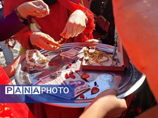 جشنواره بومی و محلی در دبیرستان سمیه شهرستان خاتم