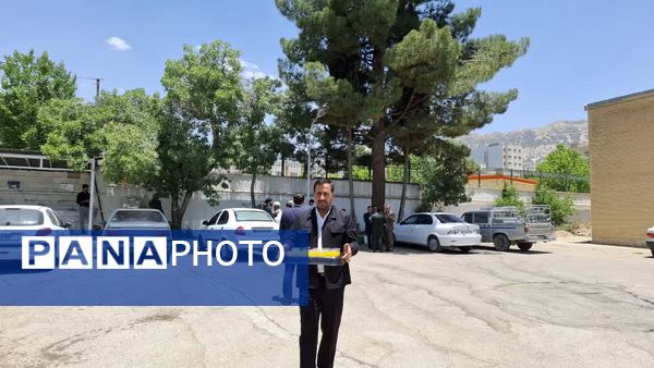 پخش شربت به مناسبت عید سعید غدیر خم در اداره‌کل آموزش و پرورش کهگیلویه و بویراحمد