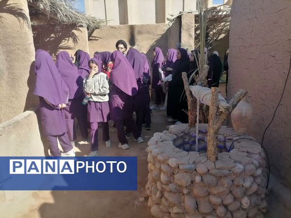 آشنایی نوجوانان با تاریخ صدر اسلام در نمایشگاه حدیث غربت یزد