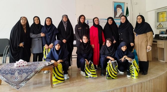 برگزاری کارگاه آموزشی هویت‌بخشی و سبک زندگی دختران در دبیرستان حجاب بهارستان