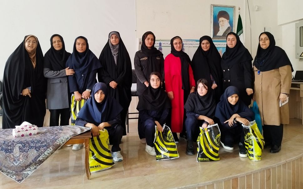 برگزاری کارگاه آموزشی هویت‌بخشی و سبک زندگی دختران در دبیرستان حجاب بهارستان