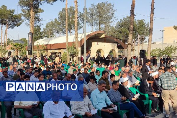 مراسم پرفیض روز عرفه در امامزاده عمادالدین رباط‌کریم با حضور پرشور زائران برگزار شد