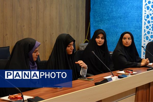 تقدیر از برگزیدگان لیگ جت در سالن فرهنگ بهارستان‌دو