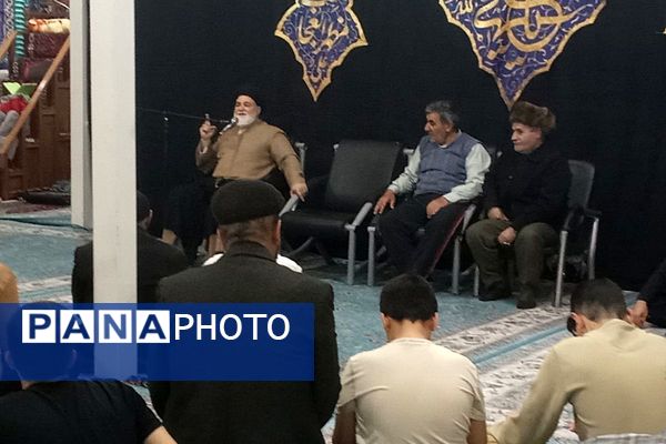 مراسم معنوی اعتکاف در مسجد اعظم حضرت ابوالفضل (ع) بهارستان دو