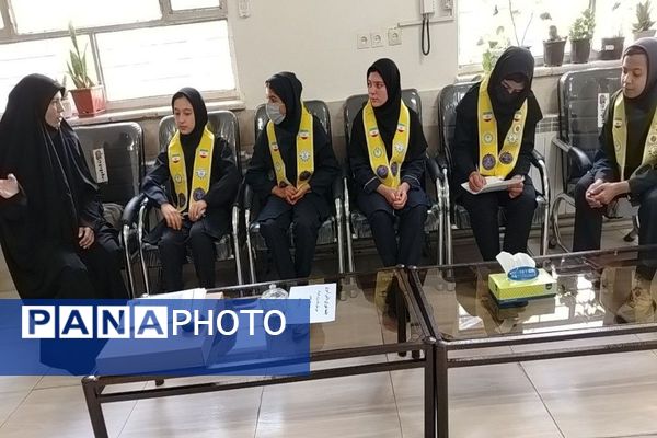 اولین جلسه شورای دانش آموزی در دبیرستان شهید مجید دهنوی  نیشابور