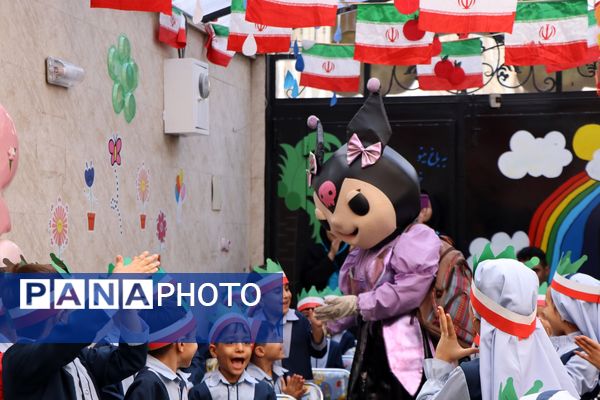 غنچه های بهارستانی آغاز سال تحصیلی را جشن گرفتند