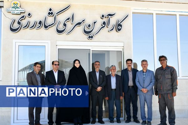 بازدید فرماندار و مدیر آموزش و پرورش مه ولات از مجموعه هنرستان کشاورزی امام خمینی (ره)