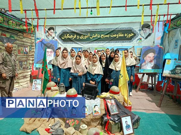 بازدید دانش آموزان دبستان سمیه از کنگره ملی شهید مدرس