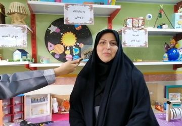  نمایشگاه دست سازه‌های دانش‌آموزان آموزشگاه دخترانه شهید باهنر 