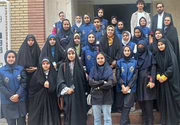 دانش‌آموز خبرنگار به دنبال حقیقت است 