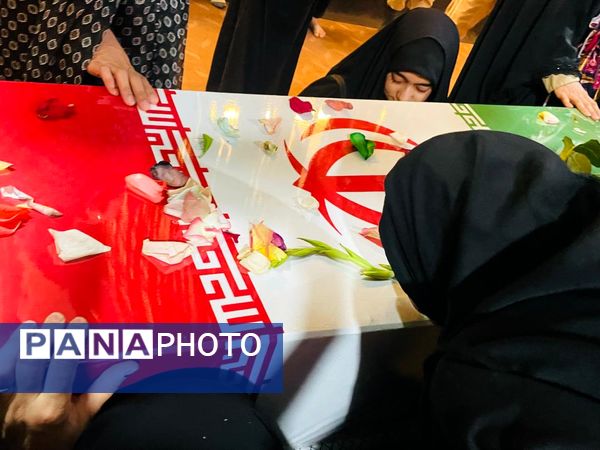 عشق و شور مردم میناب در تشیع پیکر شهدای گمنام