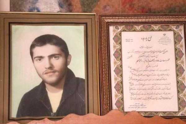 روایتی از معلم شهیدی که دانش‌آموزان روستایی را به شهربازی برد