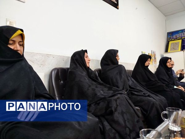 نشست هم‌اندیشی پیشکسوتان امورتربیتی با معاون پرورشی  و تربیت بدنی کاشمر