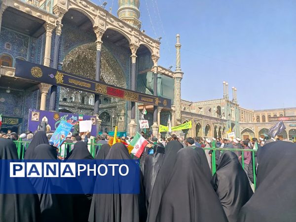 جلوه هایی از حضور مردم قم در راهپیمایی یوم الله 13 آبان