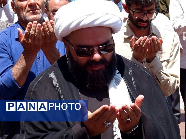 نماز جمعه ای هزاران نفری با حضور حماسی مردم کاشمر