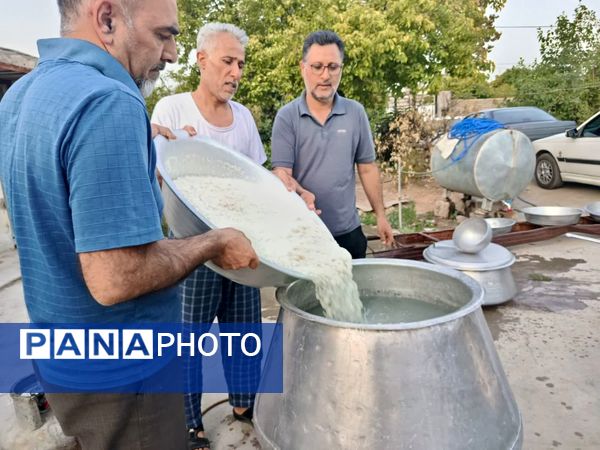 پخت و توزیع نذری در روز تاسوعای حسینی روستای حسن آباد داراب استان فارس