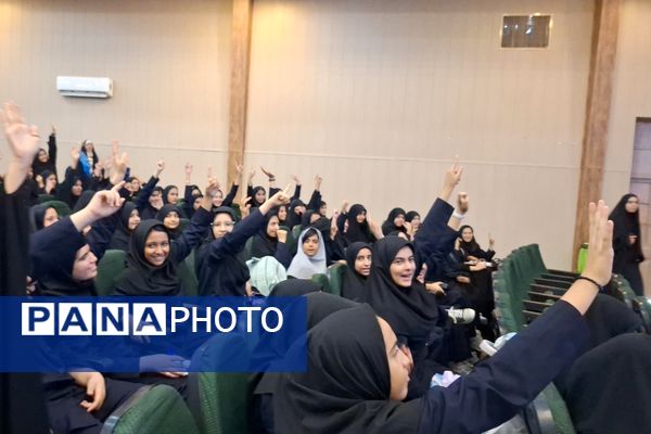 آیین بزرگداشت مقام شهدا و تجلیل از خانواده شهدا و ایثارگران 