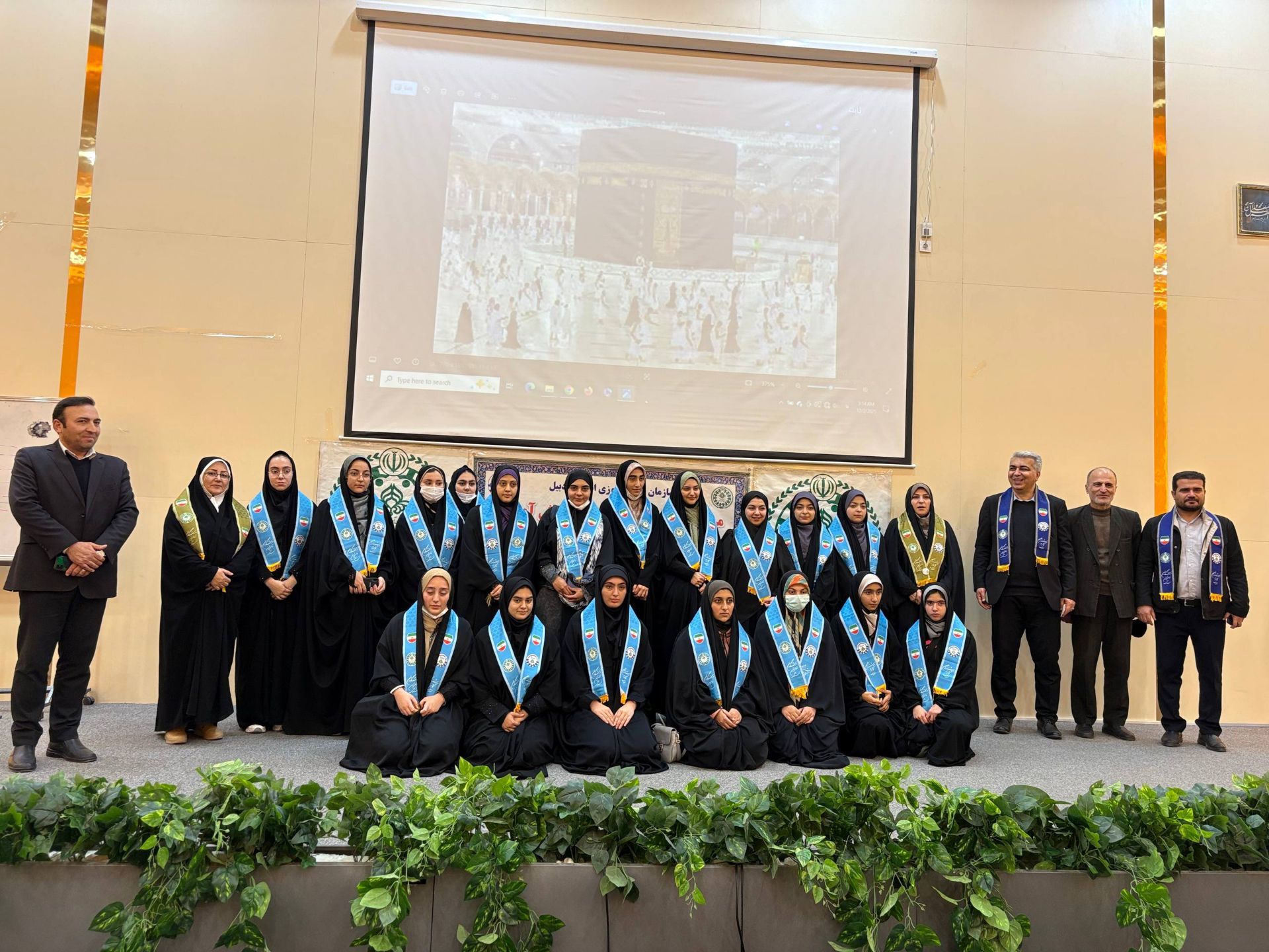 اعزام دانش‌آموزان دختراردبیلی به حج عمره مفرده 
