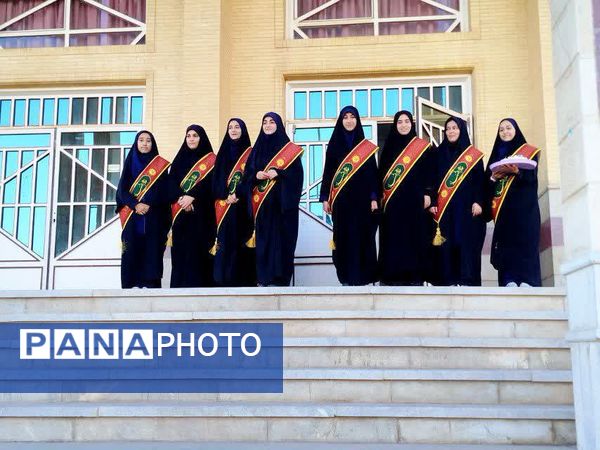 استقبال از شهید گمنام با حضور خانواده شهدا در دبیرستان برازنده مقدم یک