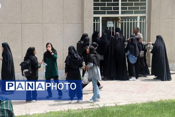 غوغای دانشگاه فردوسی مشهد در روز کنکور ۱۴۰۴