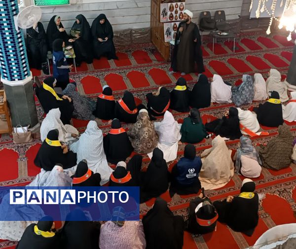 لحظاتی شاد از اعتکاف دانش‌آموزی با حضور نویسندگان و فرهیختگان یزد 