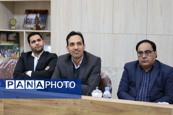 نشست مدیران مدارس سمپاد یزد با حضور رئیس سازمان ملی پرورش استعدادهای درخشان 