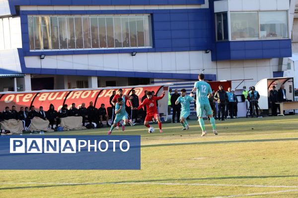 برد شیرین تراکتور در خانه