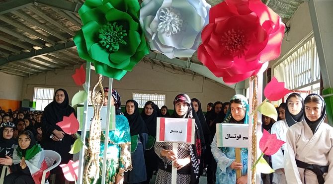 آغاز المپیاد ورزشی در دبیرستان شهید سلیمانی با مشعل امید و نمایش استعدادها