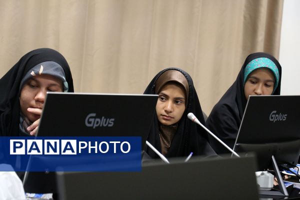نشست خبری دختران میدان ۱۴ صفر ۳ با رئیس ستاد انتخابات شهرستان مشهد