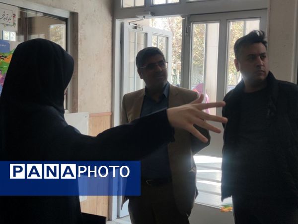 بازدید معاون پرورشی و تربیت بدنی ناحیه سه از دبیرستان مصلی‌نژاد ام البنین 