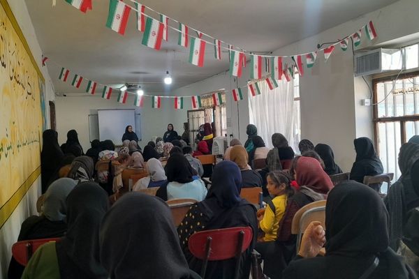 اولین جلسه مجمع انجمن اولیا و مربیان دبیرستان مخدره مرآتی